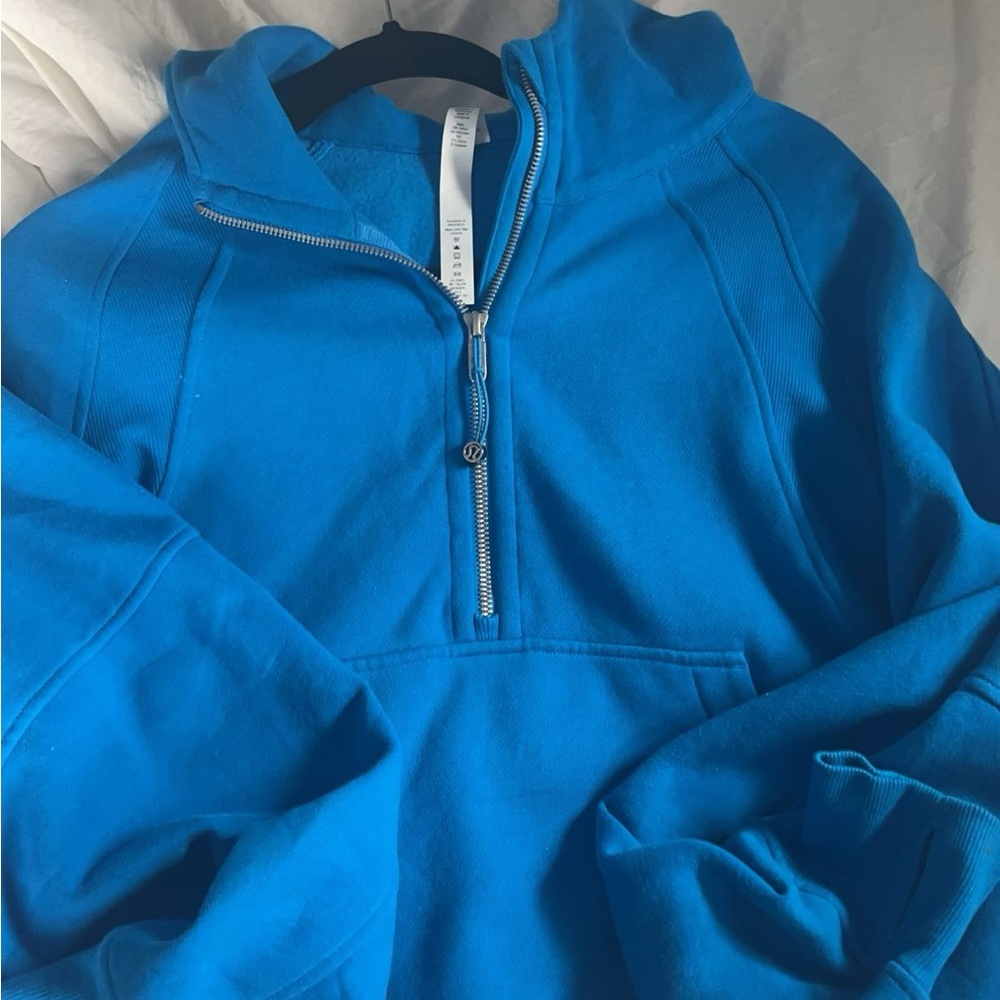 Poolside blue lululemon scuba!!!